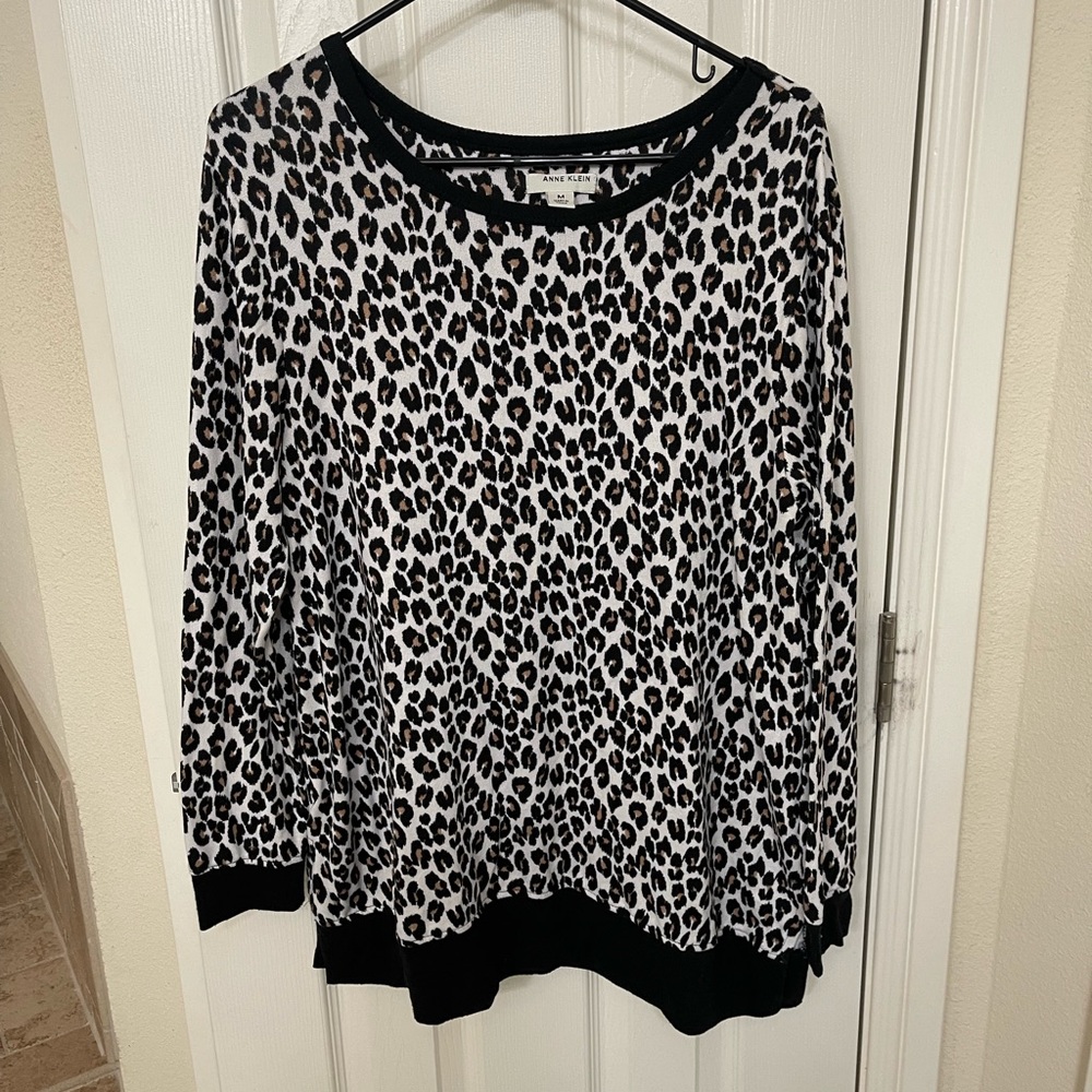 Anne Klein leopard sweater Sz M
